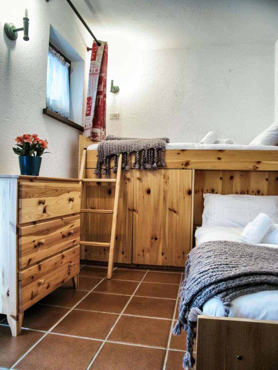 La Maison Des Guides